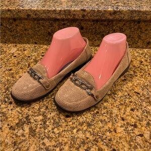 Vionic Alda Tan Faux Snake Leather Loafers Sz 7.5 Plantar Fasciitis Silver chain